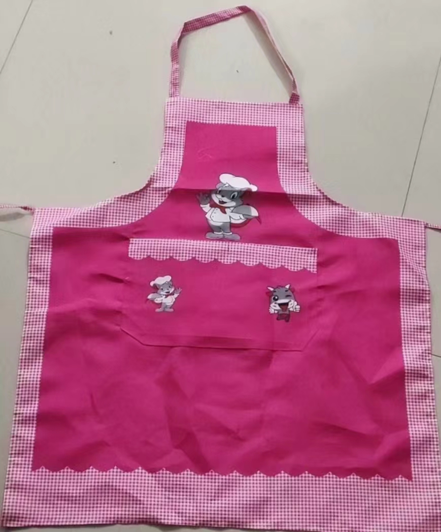 美廚/maxcook MCPJ9894 塑料制品   630*730 粉色塑料圍裙 可擦手加厚布料廚房圍裙 防污防油防水家居圍裙